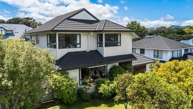  at 5 Saunders Close, Whitby, Porirua