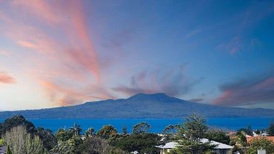  at 86 Parr Terrace, Castor Bay, Auckland