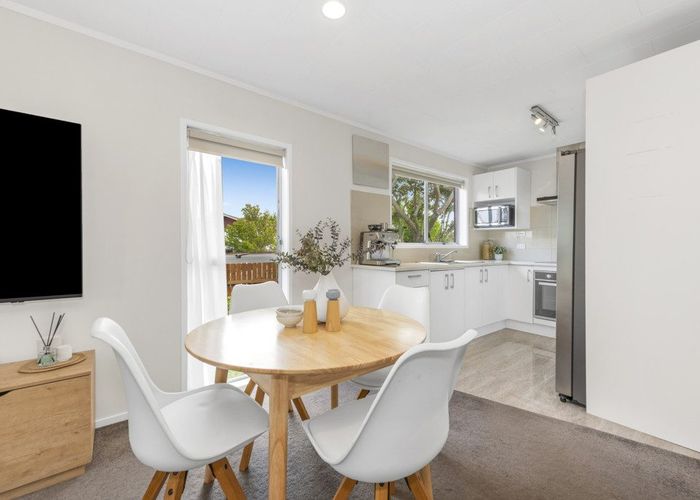  at 1/14 Chesley Place, Half Moon Bay, Manukau City, Auckland