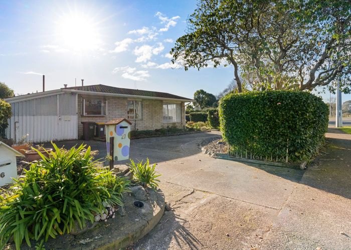  at 27 The Avenue, Levin, Levin