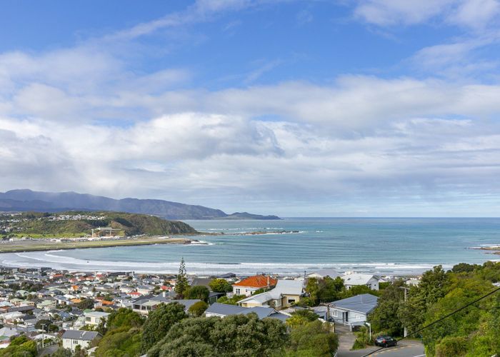  at 2/15 Sutherland Crescent, Melrose, Wellington
