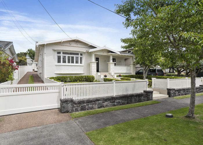  at 8 Baldwin Avenue, Mount Albert, Auckland