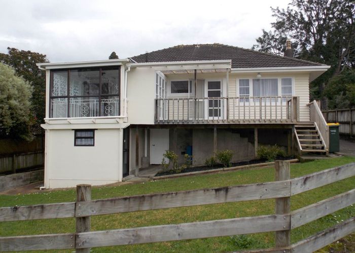  at 1 Lynwood Road, New Lynn, Auckland