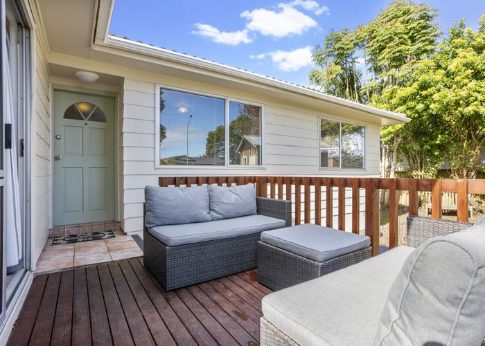  at 15 Luanda Drive, Ranui, Auckland