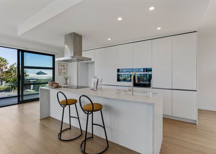  at 952A  East Coast Road, Northcross, North Shore City, Auckland