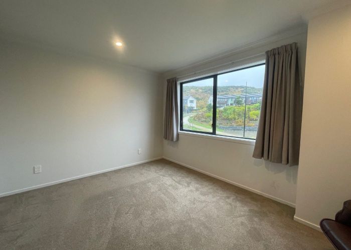  at 4 Turtleback Avenue, Whitby, Porirua, Wellington