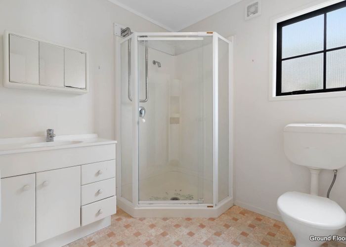  at 142A Oaktree Avenue, Browns Bay, North Shore City, Auckland