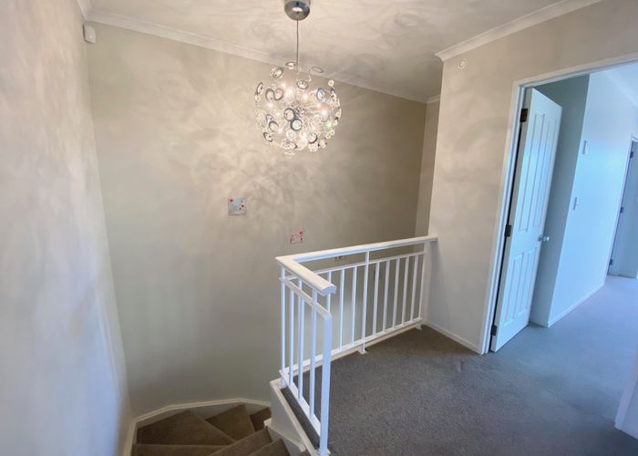  at 2/27 Lucienne Drive, Ranui, Waitakere City, Auckland