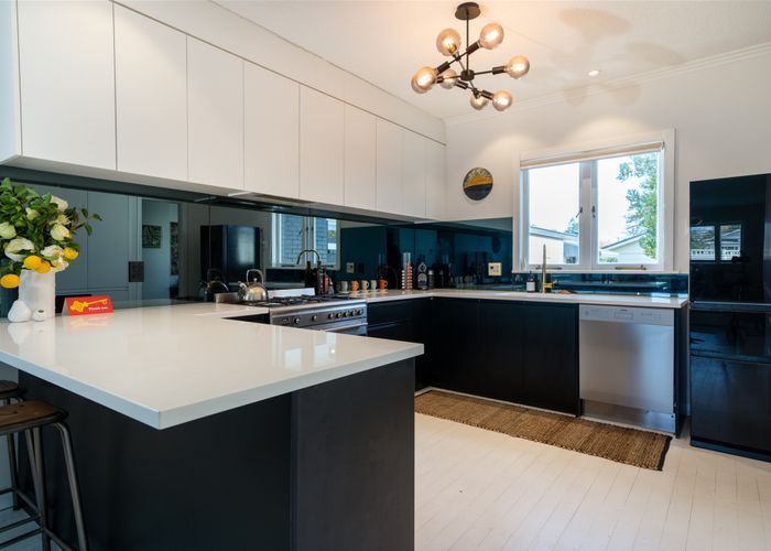  at 20 Bond Street, Hamilton East, Hamilton