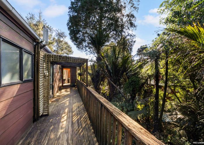  at 38 Napuka Road, Henderson Valley, Waitakere City, Auckland