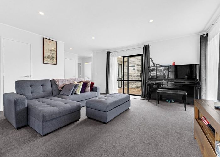  at 2/230 Bucklands Beach Road, Bucklands Beach, Manukau City, Auckland