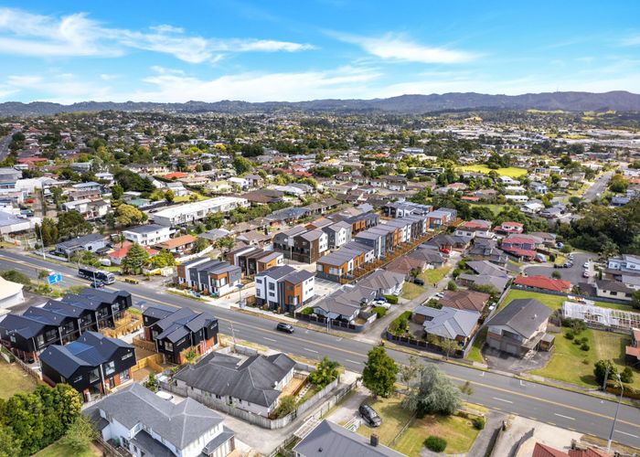  at 2-Bed/250-252A Great North Road, Henderson, Waitakere City, Auckland