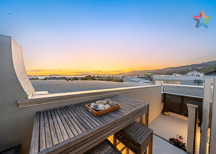  at 2/224 Jackson Street, Petone, Lower Hutt, Wellington