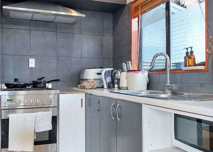  at 2/9 Applewood Drive, Henderson, Auckland