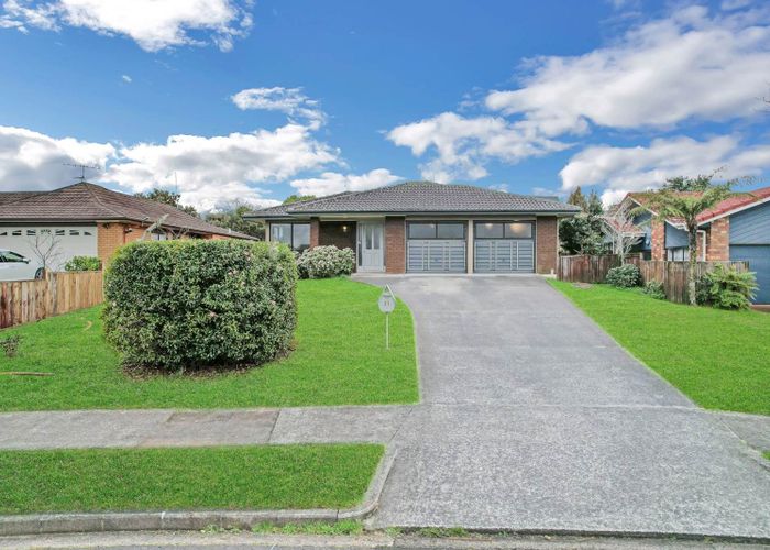  at 21 Woodview Rise, Botany Downs, Manukau City, Auckland