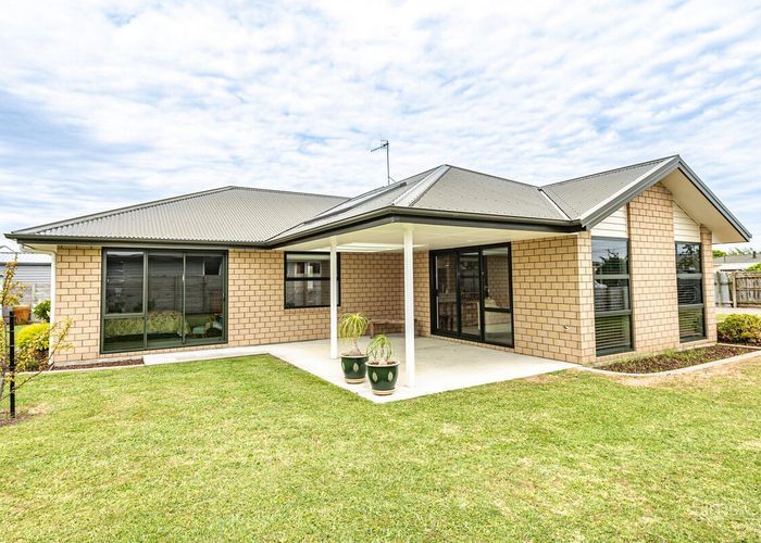  at 35 Sussex Road, Springvale, Whanganui