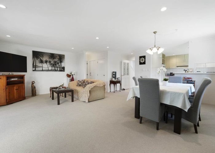  at 9A Oak Street, Royal Oak, Auckland City, Auckland