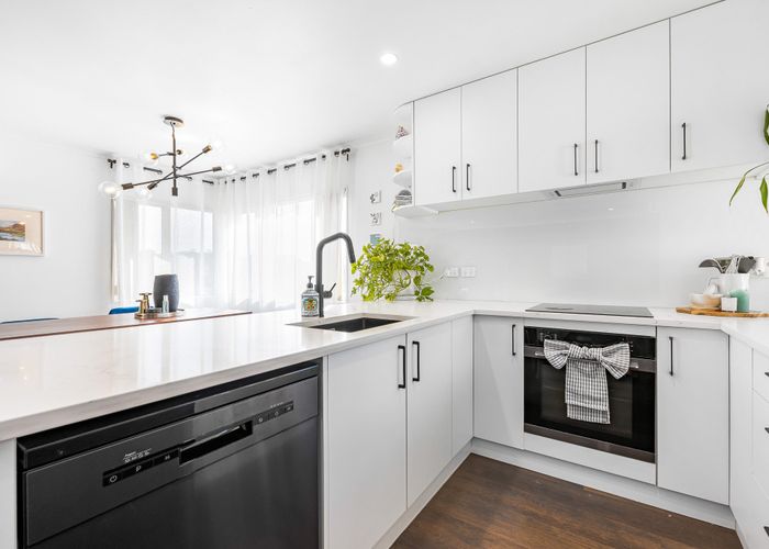  at 4 Anna Lane, Glen Eden, Waitakere City, Auckland
