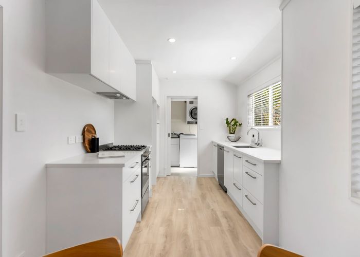  at 3 Sispara Place, Beach Haven, North Shore City, Auckland