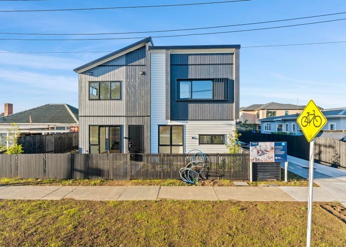  at 4/13 Rosebank Road, Papatoetoe, Auckland