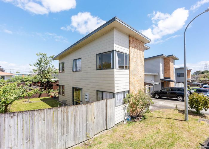  at 6 Clarrie Wills Way, Otara, Auckland