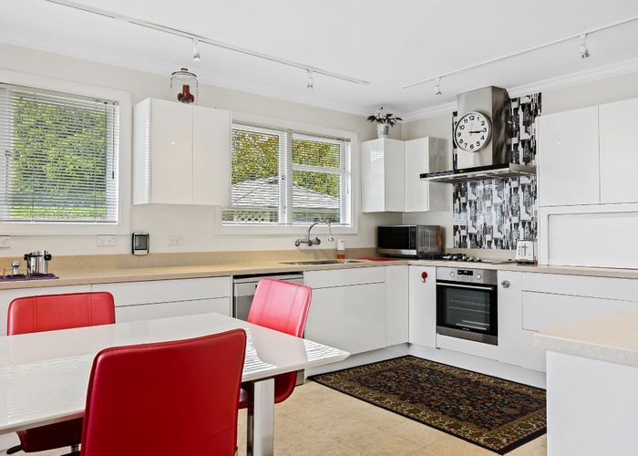  at 8 Nyton Place, Bryndwr, Christchurch