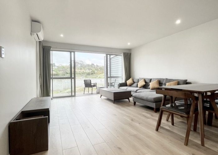  at 10/10 Vinifera Place, Fairview Heights, North Shore City, Auckland