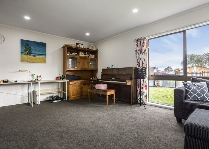  at 11 Jillteresa Cres, Half Moon Bay, Manukau City, Auckland