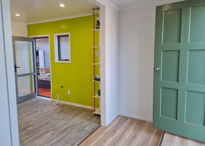  at 5 Foyle Place, Glendene, Waitakere City, Auckland