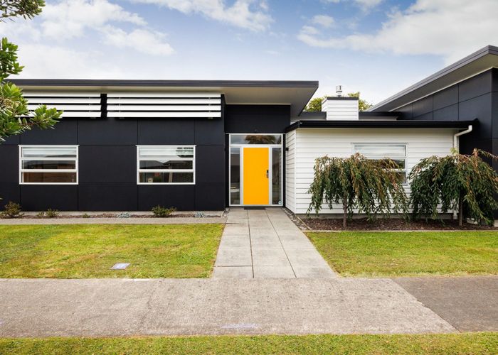  at 2 Chestnut Close, Kelvin Grove, Palmerston North, Manawatu / Whanganui