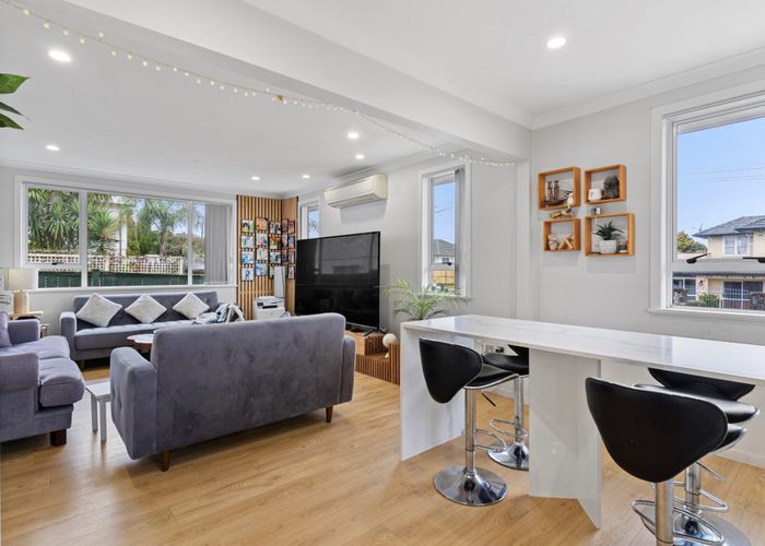  at 4 RAYMOND Road, Papatoetoe, Auckland