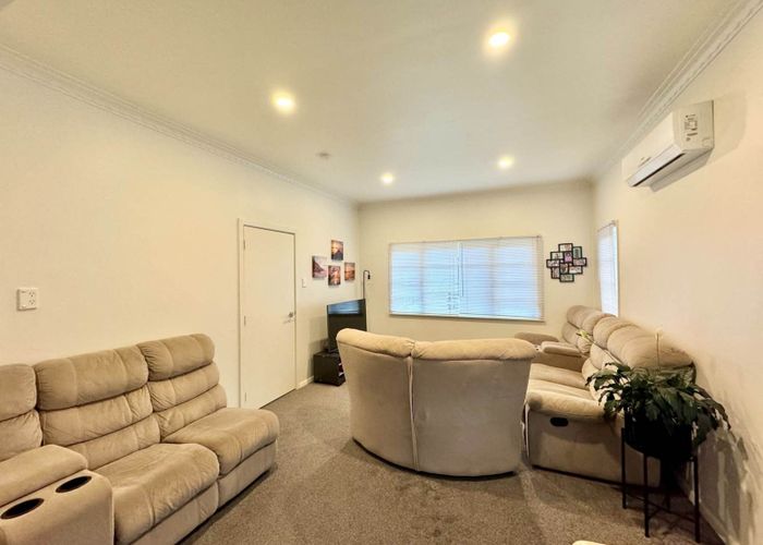  at 8 Dreadon Avenue, Papatoetoe, Auckland