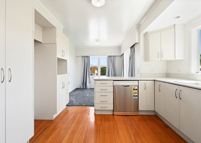  at 16 Wake Street, Chartwell, Hamilton