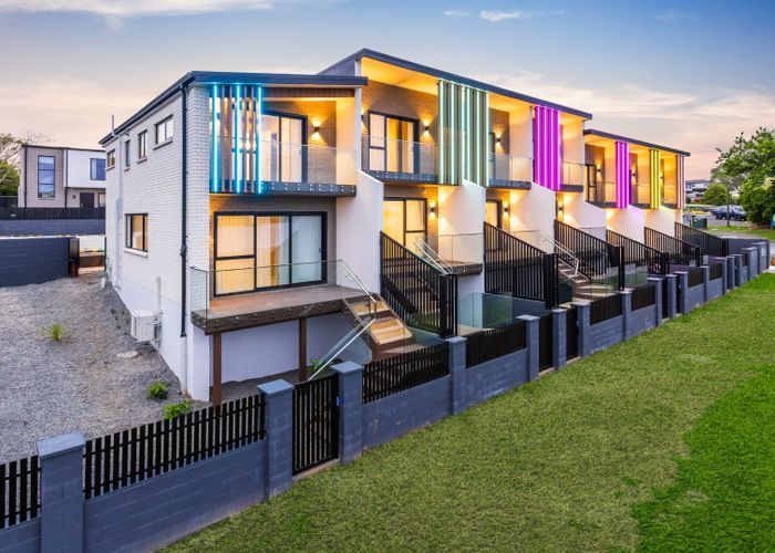  at 12/21 Hazards Road, Weymouth, Manukau City, Auckland