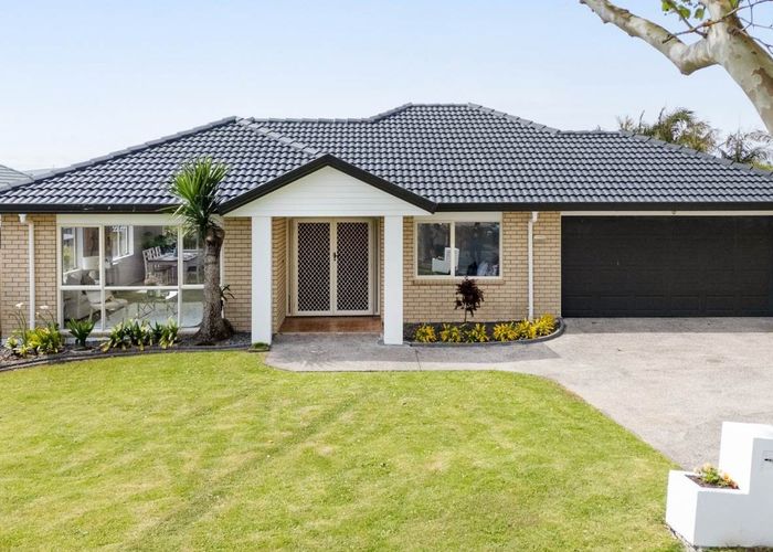  at 7 Nier Place, East Tamaki Heights, Auckland