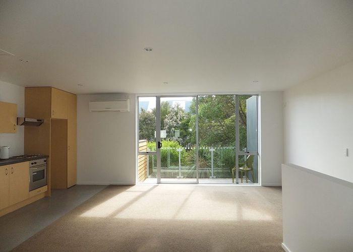  at 6 Tussock Lane, Ferrymead, Christchurch City, Canterbury