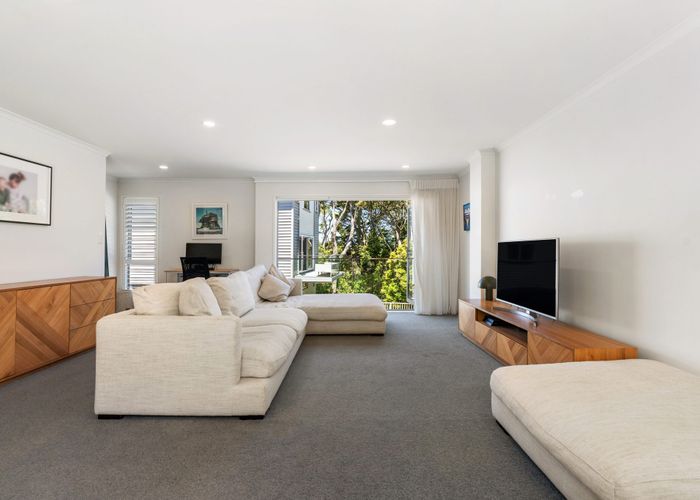  at 5/13 Kaihu Street, Northcote, North Shore City, Auckland