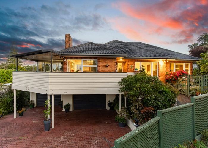  at 148 Cliff View Drive, Green Bay, Auckland