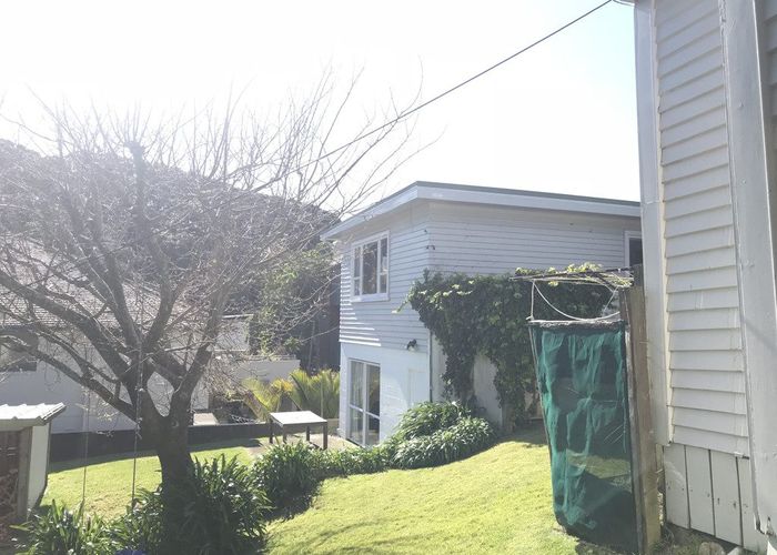  at 6 Rita Street - Includes Lawns and Gardens, Mount Maunganui, Tauranga, Bay Of Plenty