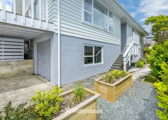  at 8 Robson Street, Stokes Valley, Lower Hutt, Wellington
