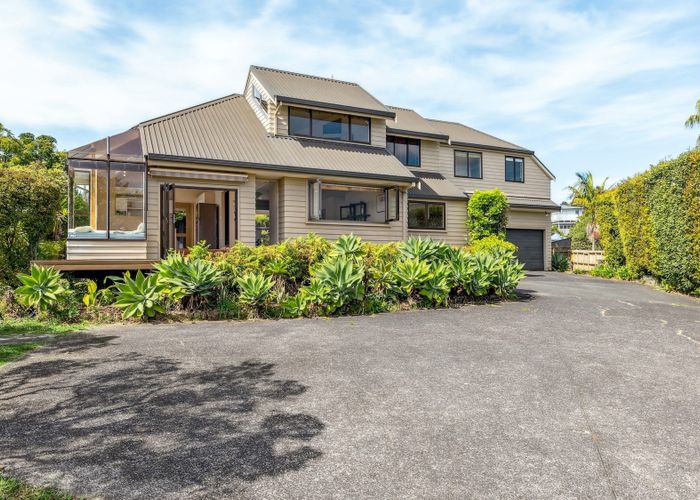  at 70 Newhaven Terrace, Mairangi Bay, Auckland
