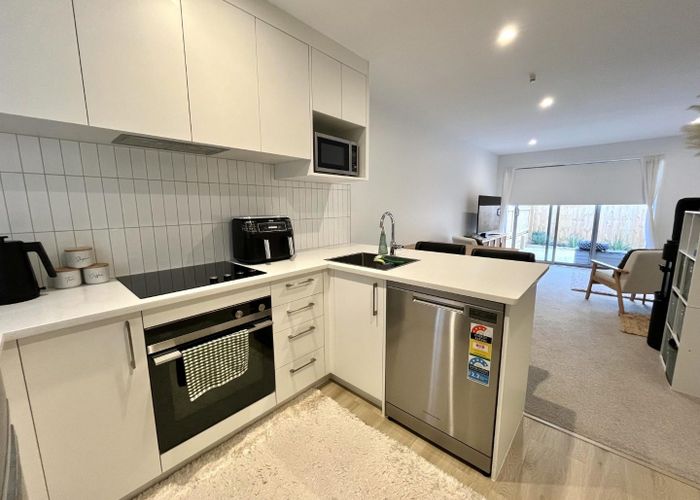  at 8 Ngae Place, Mangere East, Manukau City, Auckland