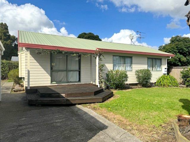 at 2/18 Northcote Rd, Takapuna, North Shore City, Auckland