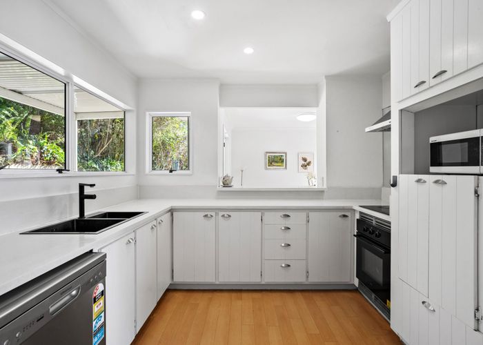  at 2/6 Bellbird Rise, Murrays Bay, North Shore City, Auckland