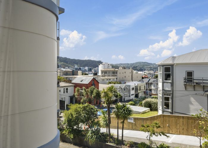  at 17 Brougham Street, Mount Victoria, Wellington