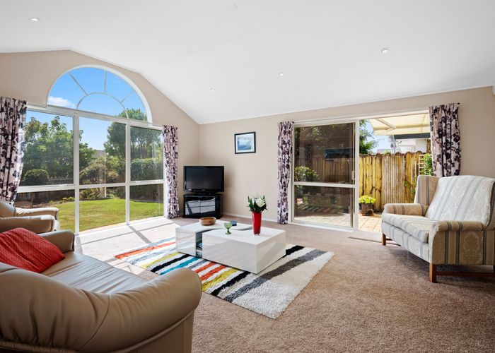  at 21 Thirlmere Rise, Northpark, Auckland