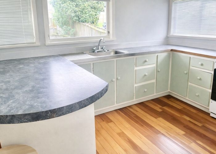  at 21 Riverpark Cres, Henderson, Waitakere City, Auckland