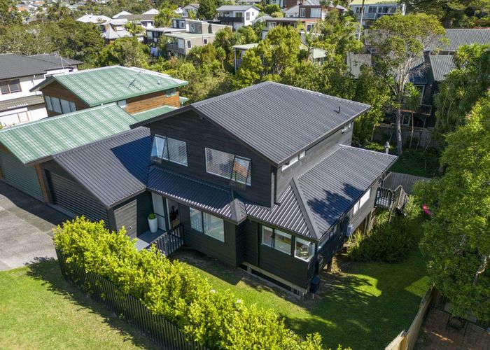 at 3/1 Valley Road, Northcote, Auckland