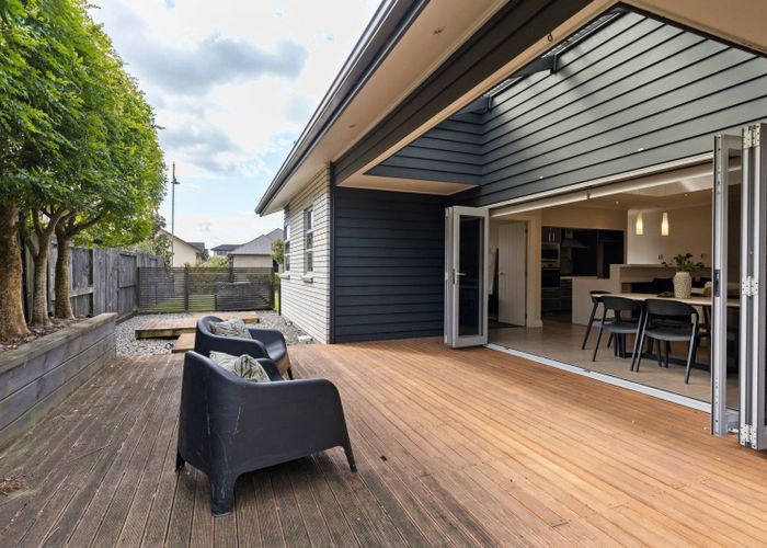  at 23 Langdale Court, Huntington, Hamilton