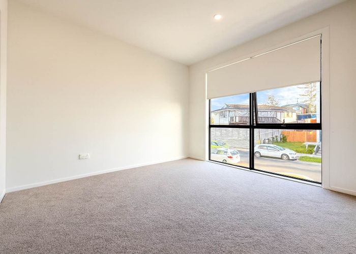  at 6 Paina Crescent, Massey, Waitakere City, Auckland